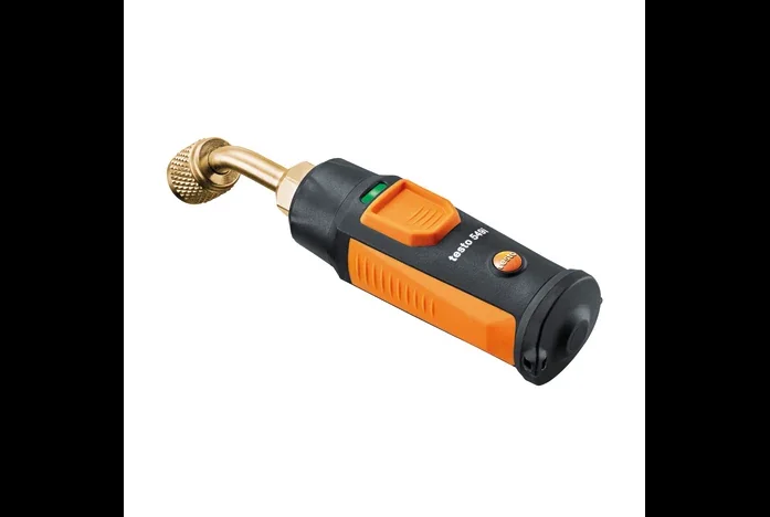 Digital vs traditional manifold gauge sets comparison