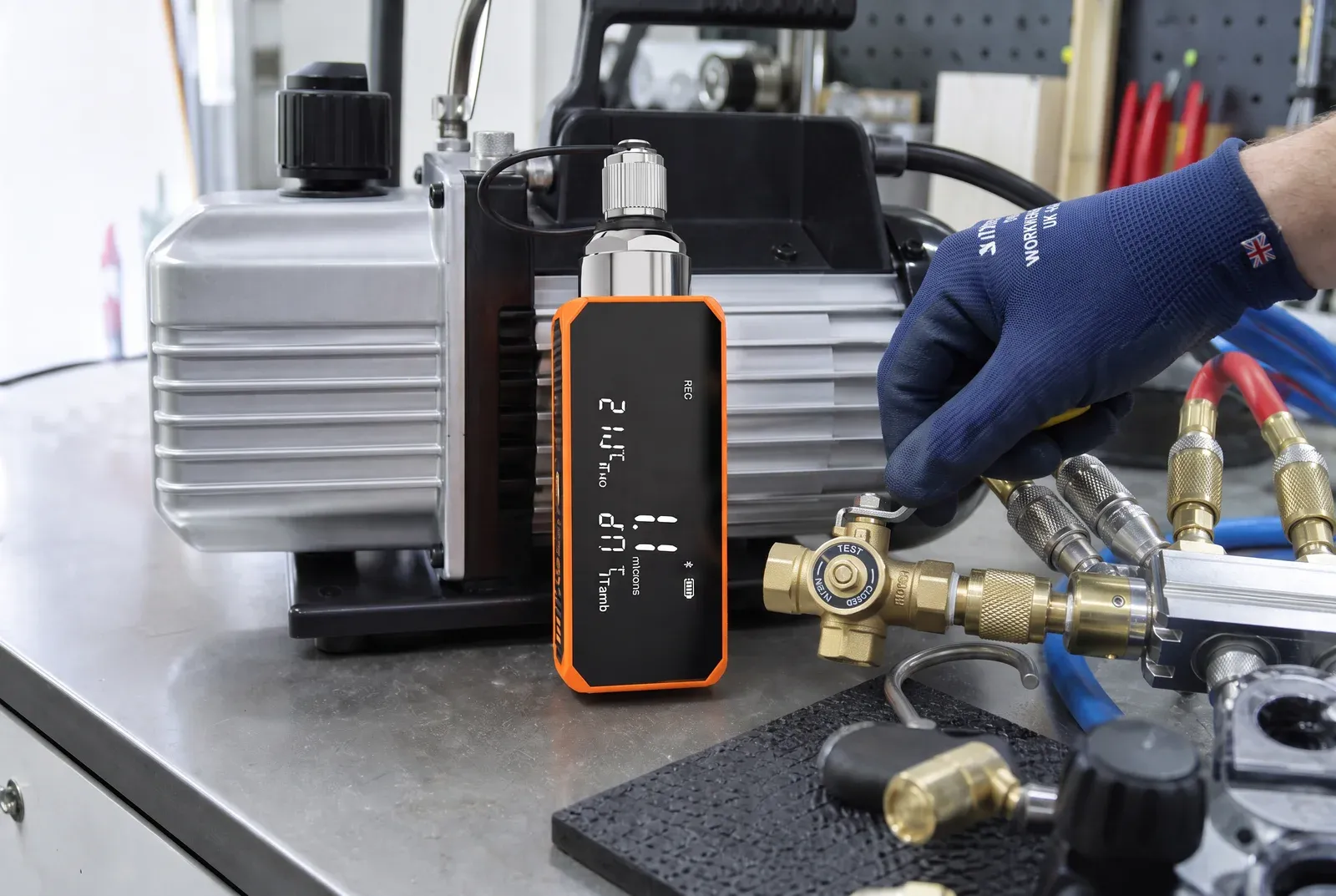 Digital Vacuum Gauge Explained: A UK Buyer's Guide