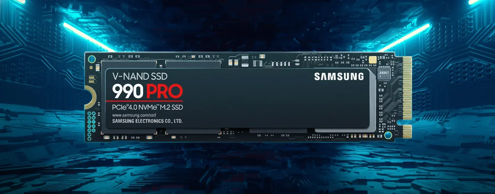 Comparison of different memory card physical sizes and interfaces